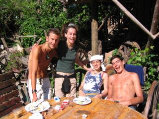 Olympos: David, Soraia, Oezlem und Eddy