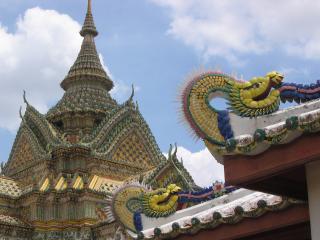 Bangkok: Eines der unzaehligen Wats (Tempel)