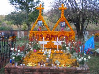 Tzintzuntzan: Friedhof vor der Nacht der Kinder